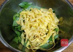 凉拌荆芥鸡蛋皮的做法图解5