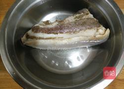 萝卜条蒸腊肉的做法图解1