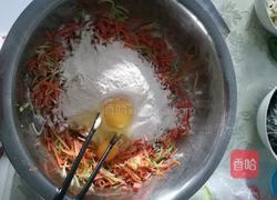 角瓜胡萝卜火腿煎饼的做法图解2