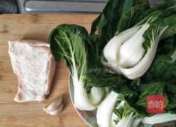 猪油渣炒白菜的做法图解1