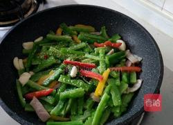 柿子椒炒苦瓜的做法图解9