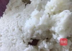 火腿肠蛋炒饭的做法图解1