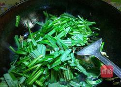 六耳韭炒蚬子肉的做法图解4