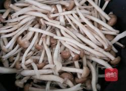 小蘑菇炖鸡腿的做法图解4