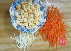 玉米鸡蛋炒米粉的做法图解2