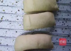 Sakura Honey Bun Recipe Illustration 7