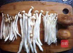 菌菇豆腐汤的做法图解1