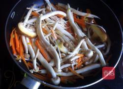 菌菇豆腐汤的做法图解6