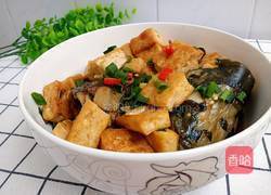 鲶鱼烧豆腐的做法图解1