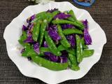 紫甘蓝炒荷兰豆的做法[图]