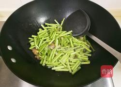 椒盐咸肉炒芦蒿的做法图解7
