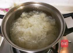 枸杞红枣银耳汤的做法图解6