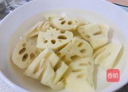 虫草排骨莲藕汤的做法图解3