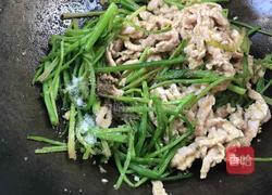 菠菜梗炒肉的做法图解11
