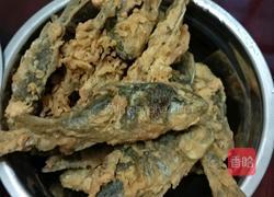 油炸鲫鱼的做法图解5