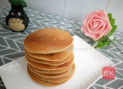 香蕉松饼的做法图解1