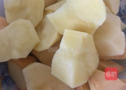茄子炖土豆的做法图解1