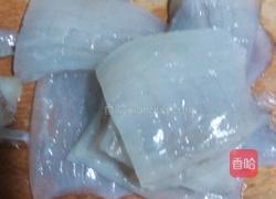 青椒炒鱿鱼的做法图解2