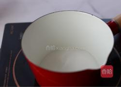 焦糖香蕉慕斯的做法图解2