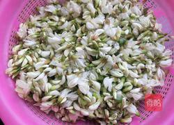 槐花馅饺子的做法图解2