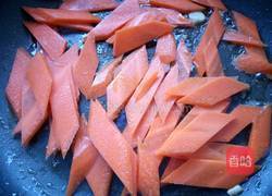 胡萝卜炒木耳的做法图解8