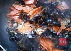 胡萝卜炒木耳的做法图解13