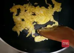 Illustration of how to make shrimp fried rice 3