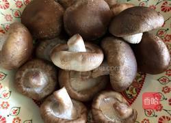 双菇烩鸭的做法图解2