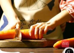 椒盐烤胡萝卜，让不爱吃胡萝卜的你爱上他的做法图解2