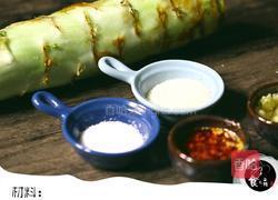 春季清热解毒开胃凉菜凉拌青笋丝的做法图解1