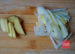 熏干炒香芹的做法圖解3