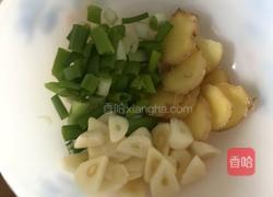 土豆丝炒酸菜丝的做法图解3