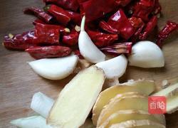 地锅鸡的做法图解2