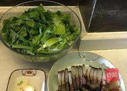 腊肉炒油麦菜的做法图解1