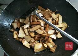 五花肉炒香干的做法图解7