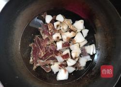 蒜苔炒腊肉的做法图解3