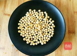 黑豆核桃豆浆的做法图解1