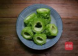 黄豆苦瓜骨头汤的做法图解3