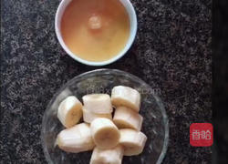蜂蜜香蕉饮的做法图解2