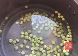 营养鸡丝粥的做法图解2