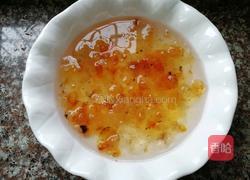 红枣牛奶炖桃胶的做法图解1