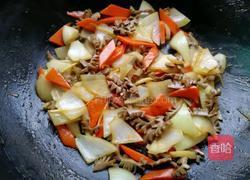 红罗卜洋葱炒猪腰的做法图解11