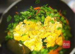 鸡蛋炒河粉的做法图解3