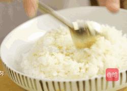 金枪鱼紫菜卷饭的做法图解1