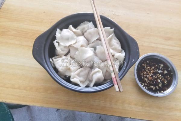 砂锅炖煮水饺