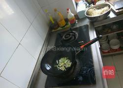 豆芽肉丝焖饼的做法图解2