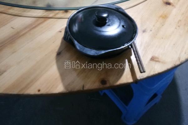砂锅黑芝麻饭