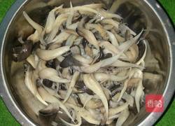 椒盐蘑菇的做法图解1