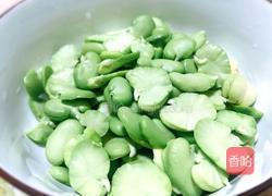 香酥蚕豆的做法图解1