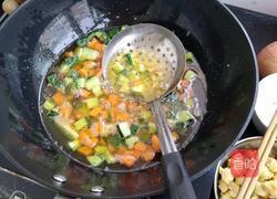 番茄爆鸡丁的做法图解1